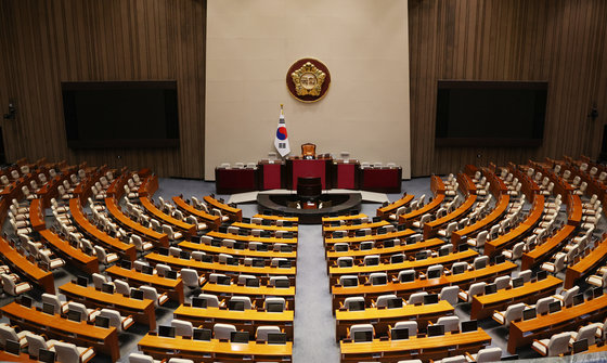 25일 서울 여의도 국회 본회의장이 텅 비어 있다. 이날 예정됐던 이균용 대법원장 후보자 임명동의 등의 표결을 위한 본회의는 이재명 더불어민주당 대표에 대한 체포동의안이 국회를 통과하며 생긴 민주당 내홍으로 무산됐다. 2023.9.25/뉴스1