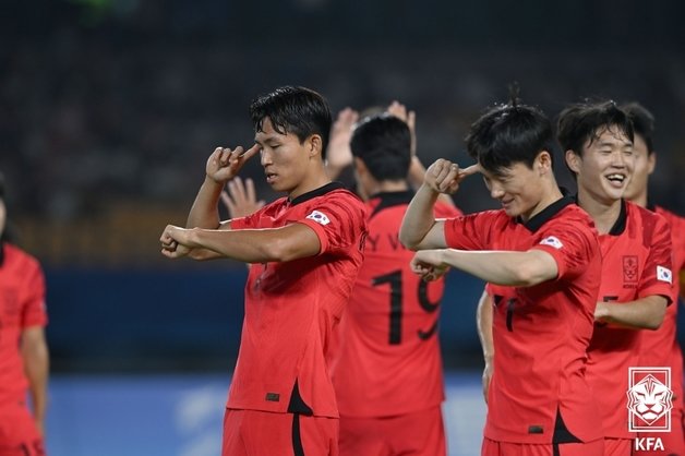 키르기스스탄과의 16강전에서 득점 후 기뻐하는 한국 선수단.(대한축구협회 제공)