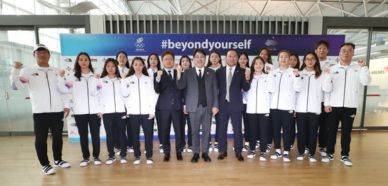 2022 항저우 아시안게임 여자 수구 국가대표팀이 21일 인천국제공항 1터미널에서 출국에 앞서 선전을 다짐하고 있다. 2023.9.21 뉴스1