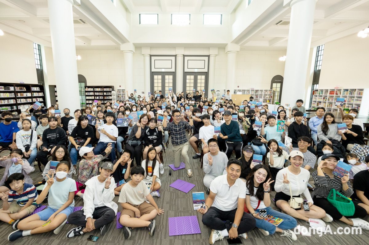 최태성 작가가 참여한 KCC 스위첸 북콘서트. KCC건설 제공