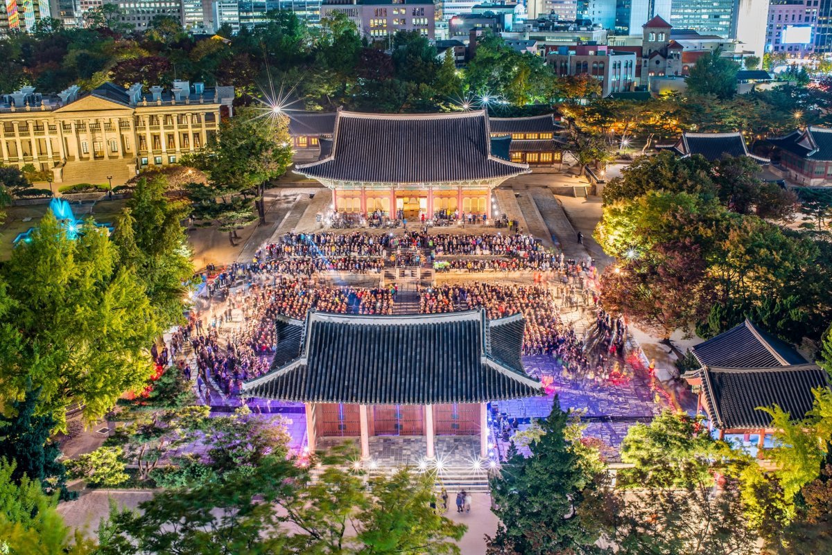 2016년 정동야행 개막식에 인파가 몰려있는 모습. 서울 중구 제공