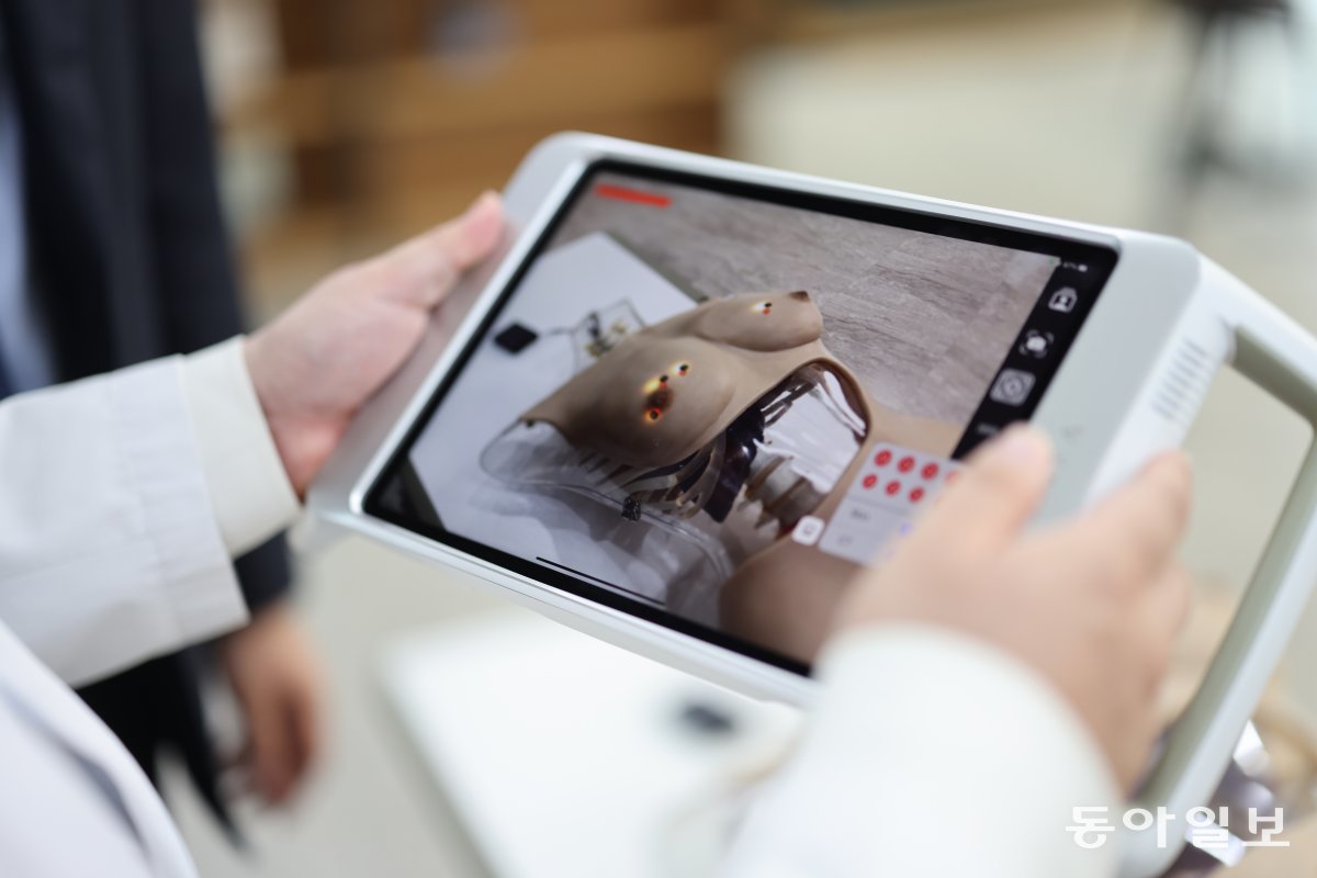 증강현실(AR) 기반 수술용 솔루션. 이진한 의학전문기자·의사 likeday@donga.com