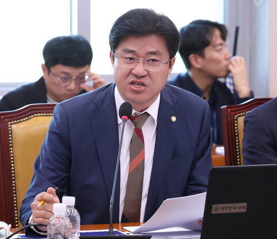 박상혁 더불어민주당 의원이 10일 서울 여의도 국회에서 열린 국토교통위원회 국정감사에서 질의를 하고 있다. 2023.10.10. 뉴스1