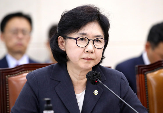 지난 8월 지명미 질병관리청장이 서울 여의도 국회에서 열린 보건복지위원회 전체회의에서 의원들의 질의를 받고 있다. 2023.8.25/뉴스1