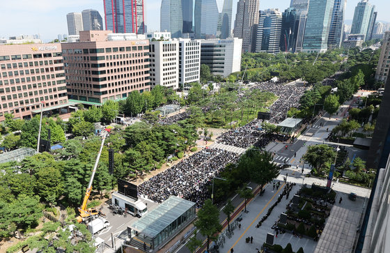 지난달 2일 서울 여의도 국회의사당 앞에서 서이초 교사 추모 및 입법촉구 7차 교사 집회가 열리고 있다. /뉴스1