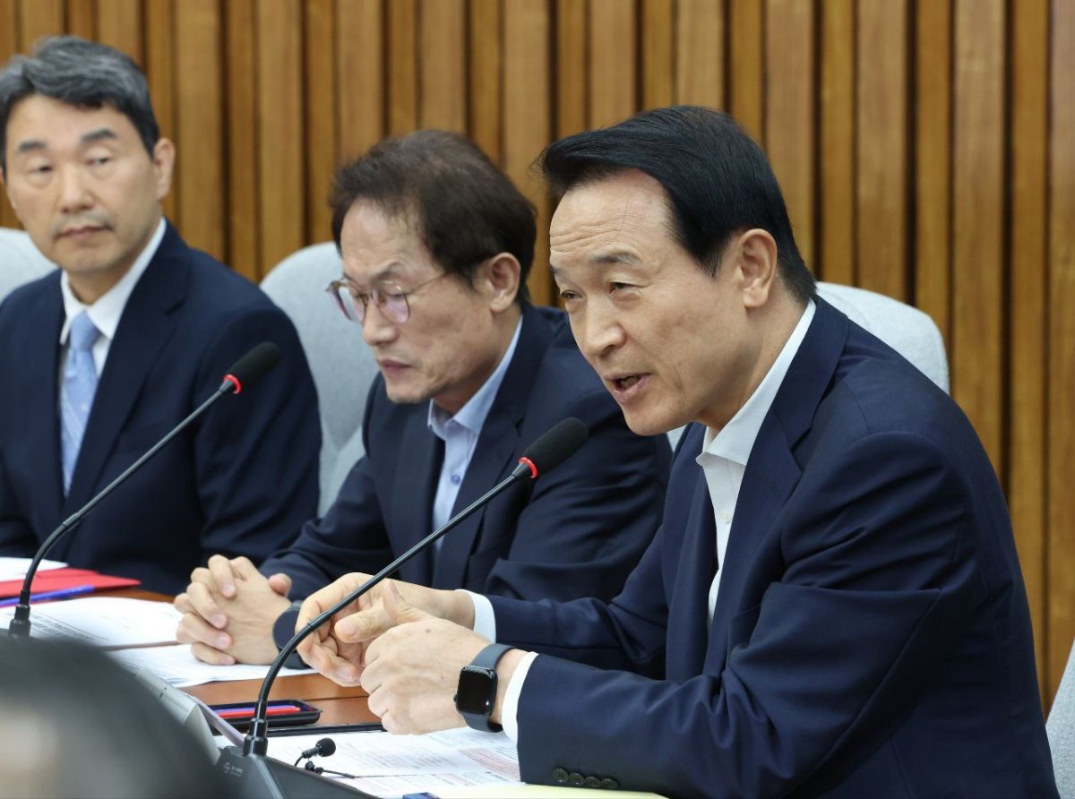 임태희 경기도교육감이 지난달 1일 열린 교권 회복 및  보호 입법화 지원을 위한 여야정 시도교육감 4자 협의체 2차 회의에서 발언하고 있다. 경기도교육청 제공