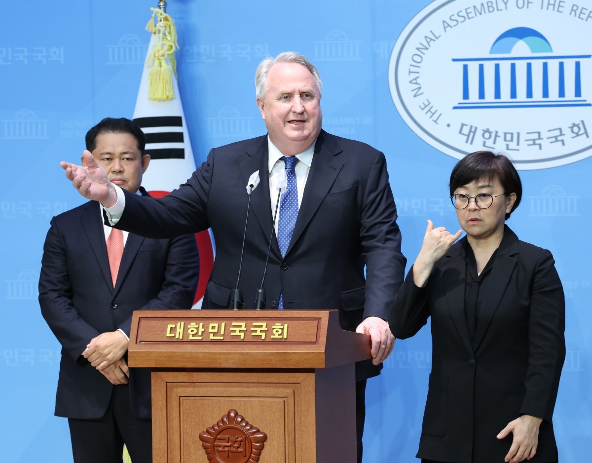 인요한 국민의힘 혁신위원장이 26일 서울 여의도 국회 소통관에서 혁신위 인선 관련 기자회견을 하고 있다. 2023.10.26. 뉴스1