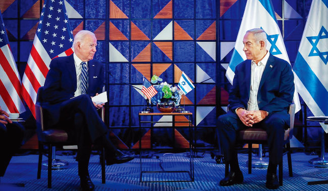 조 바이든 미국 대통령(왼쪽)과 베냐민 네타냐후 이스라엘
총리가 10월 18일 이스라엘 텔아비브에서 정상회담을 하고 있다. [조 바이든 미국 대통령 X(엑스)]