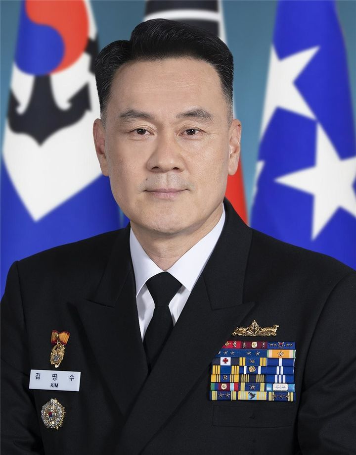합참의장에 내정된 김명수 해군작전사령관