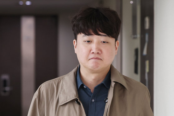 이준석 전 국민의힘 대표가 1일 오후 서울 종로구의 김종인 전 비상대책위원장 사무실을 방문하고 있다. 2023.11.1/뉴스1