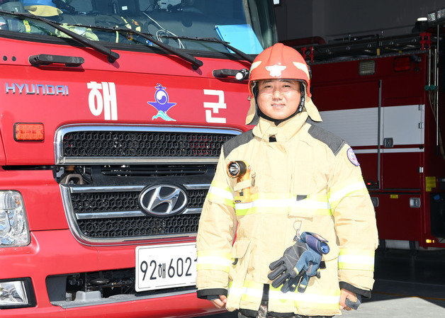 해군 7기동전단 화생방지원대 소속 장근석 중사.(해군 7전단 제공)