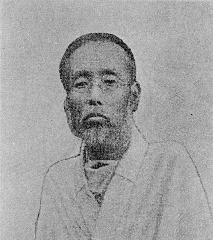 19세기 말 서구 민주주의를 연구해 일본에 소개하고 그 자신이 직접 제1회 총선거에 나가 국회의원으로 당선되기도 했던 사상가이자 언론인 나카에 조민. 사진 출처 위키피디아