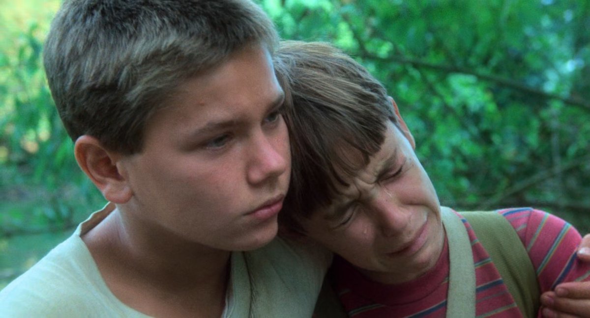 영화 ‘스탠 바이 미’에서 크리스(왼쪽)는 자신보다 친구를 먼저 걱정하는 속 깊은 소년이다. 컬럼비아픽처스 제공