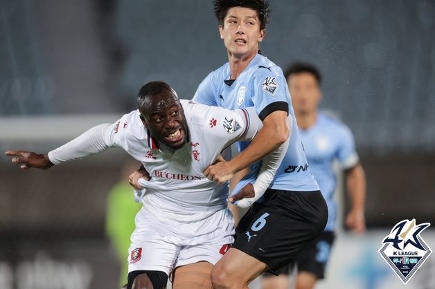 부천FC와 천안FC의 경기 모습. 한국프로축구연맹 제공