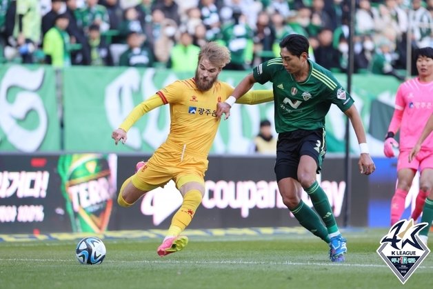 광주와 전북의 경기(한국프로축구연맹 제공)