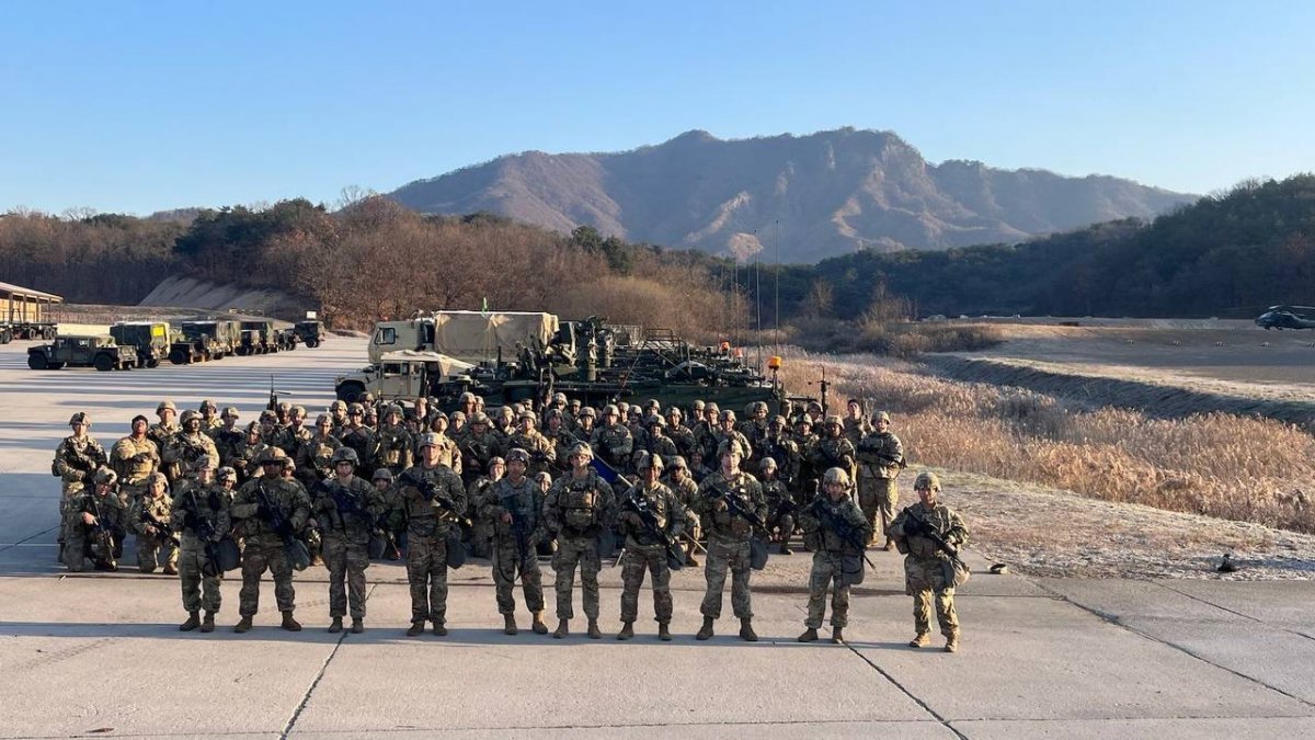 올 7월 한국에 순환 배치된 미 육군 제59화생방(CBRN) 중대원들이 훈련을 련을 실시한 뒤 기념 촬영을 하고 있다.  출처 미 인도태평양사 SNS