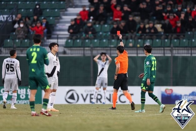 김포와 경남의 K리그2 PO 경기. 한국프로축구연맹 제공
