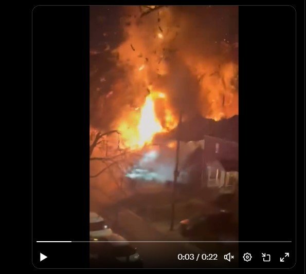 한국계로 추정되는 제임스 유가 거주 중인 버지니아주 알링턴 주택에서 폭발이 발생해 유씨가 사망한 것으로 추정되고 있다. 사진은 폭발 당시 상황을 담은 영상 트위터 캡처.