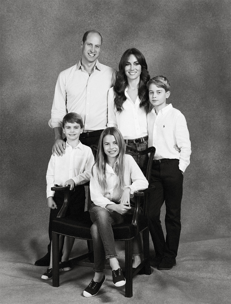 올해 영국 왕실 성탄절 카드에 담긴 윌리엄 왕세자와 캐서린 왕세자빈, 이들의 세 자녀 사진. 켄싱턴궁 제공