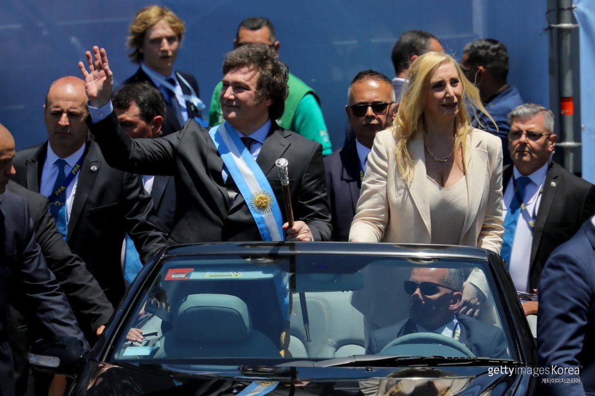 지난 10일(현지시간) 아르헨티나 부에노스아이레스에서 하비에르 밀레이 대통령의 취임 행사가 열리고 있다. ⓒ(GettyImages)/코리아