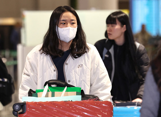 Ahn Se-young, the national badminton representative, is returning home through Incheon International Airport on the afternoon of the 18th after finishing the 2023 Badminton World Federation (BWF) World Tour held in Hangzhou, China. 2023.12.18 News 1