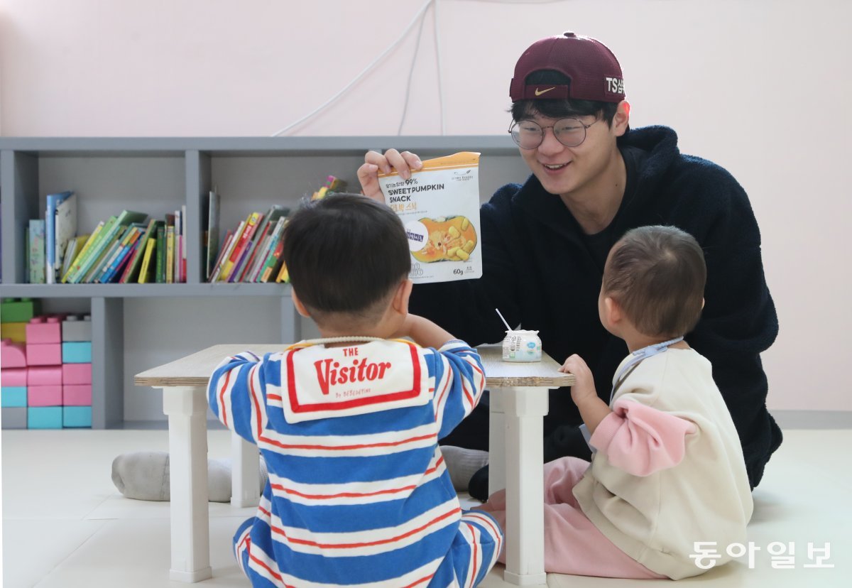 정혜세가 신생아 때부터 자랐던 서울 성동구의 보육원 이든아이빌은 2010년까지  0~3세 아이만 키우는 영아원이었다. 그는 “영아원 시절을 아는 아이들이 시설 안에서도 ‘성골’”이라며 농담했다.