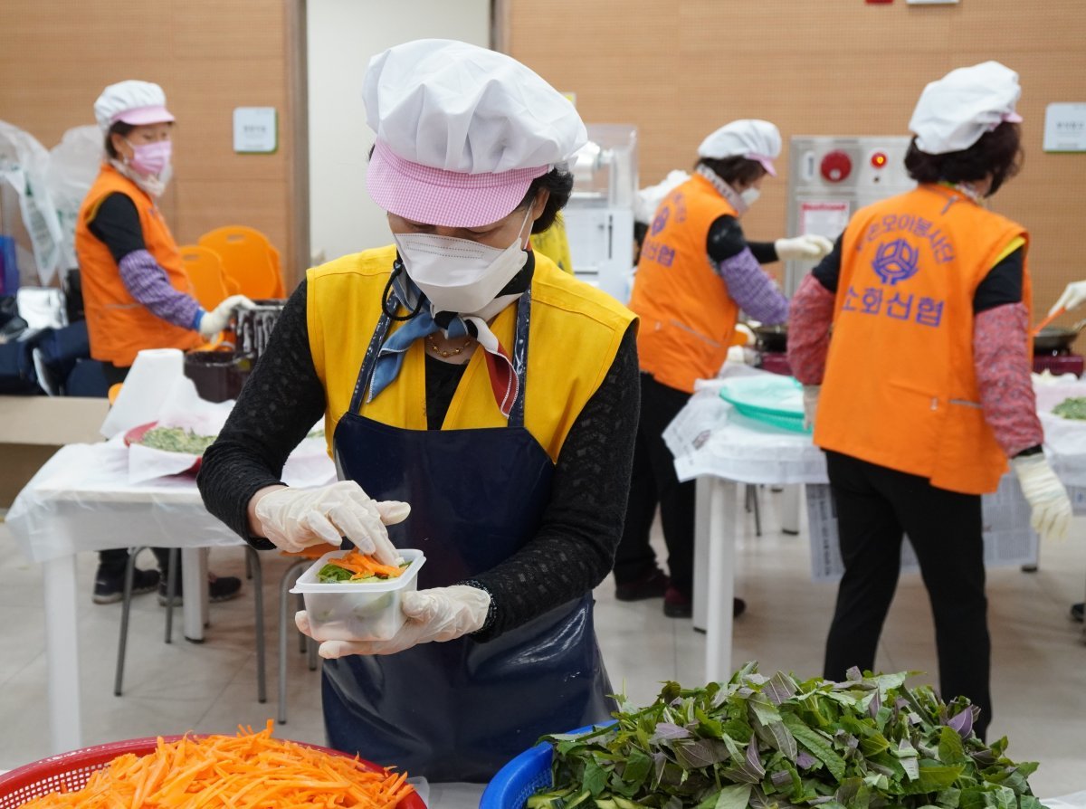 소화신용협동조합 자원봉사 모습. 신협 제공