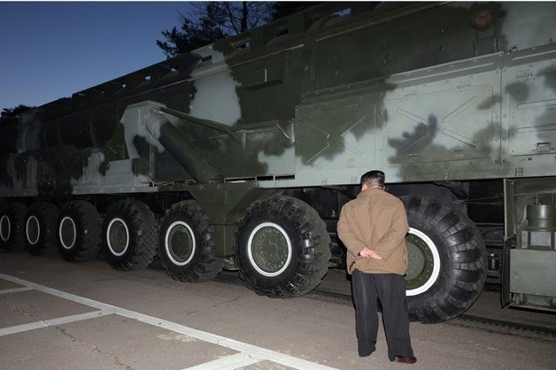 북한 대륙간탄도미사일(ICBM) ‘화성-18형’. (서울=뉴스1)