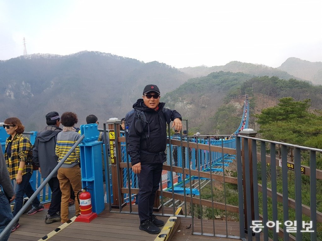 김광수 코치는 틈날 때마다 가벼운 산행을 하며 다리 근력을 유지한다. 김광수 코치 제공