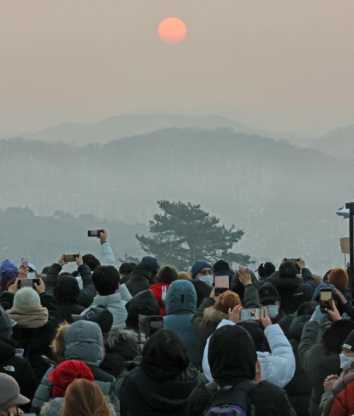 전북 임실군 운암면 국사봉에서 바라본 일출. 임실군은 내년 1월 1일 국사봉 주차장에서 ‘제13회 국사봉 해맞이 축제’를 개최한다. 임실군 제공