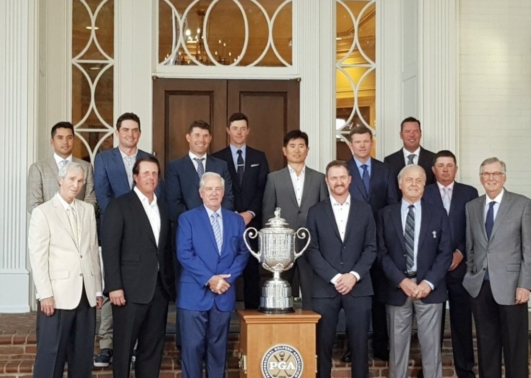 PGA챔피언십 챔피언스 디어에 참석한 양용은(뒷줄 오른쪽에서 3번째). 그는 이 대회에서 우승한 유일한 아시아 선수다. 양용은 제공