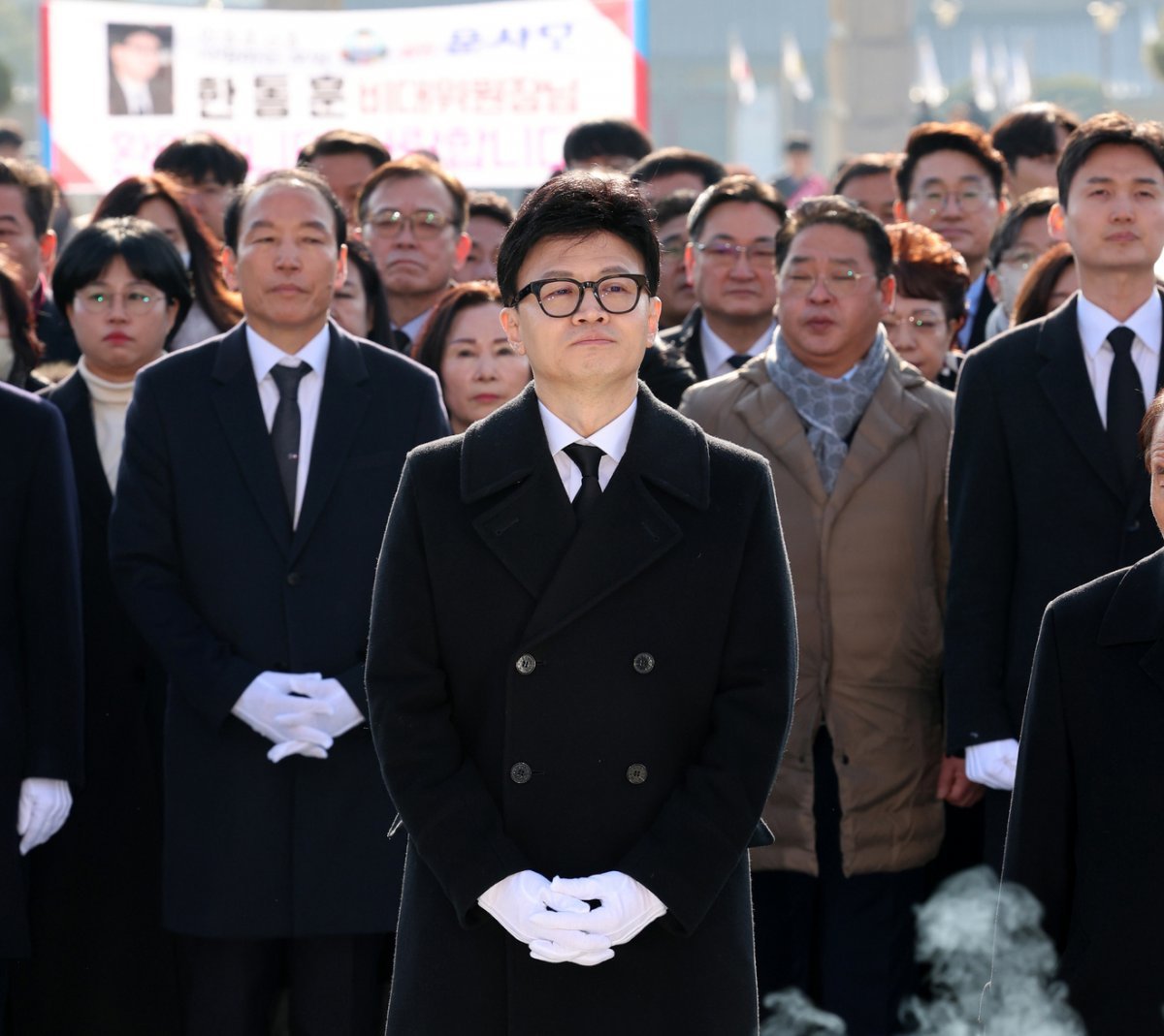 한동훈 국민의힘 비상대책위원장이 4일 오전 광주 북구 국립5·18민주묘지를 참배하고 있다. 2024.1.4. 뉴스1