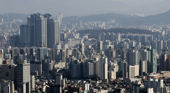 서울 남산에서 바라본 시내 아파트의 모습. 2024.1.8/뉴스1 ⓒ News1