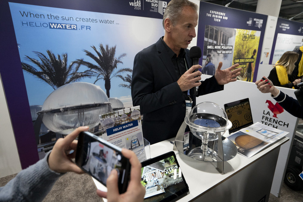 프랑스의 헬리오워터는 태양광으로 증류되는 방식의 담수화 장치를 개발하고 있다 / 출처=IT동아