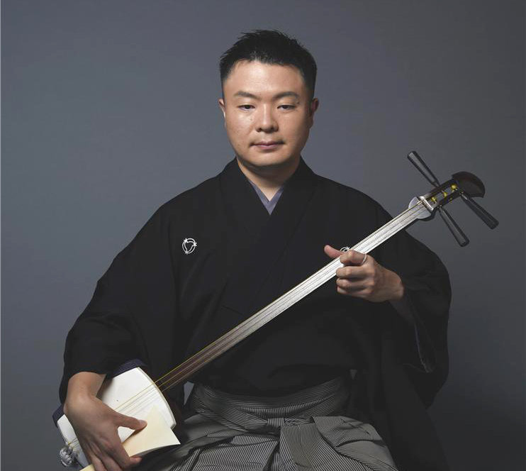 일본의 전통 현악기 샤미센 연주자인 혼조 히데지로. 16일 내한 공연을 갖는다. 정효문화재단 제공
