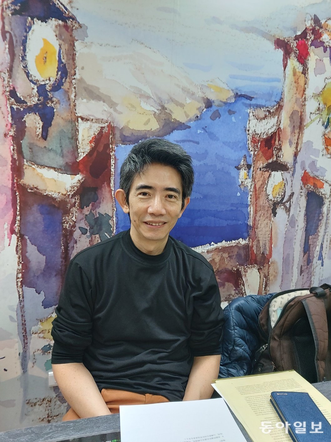 왕훙룬 대만 중앙연구원 사회학연구소 부소장이 6일 타이베이의 한 카페에서 인터뷰를 하고 있다. 타이베이 = 구자룡 기자 bonhong@donga.com