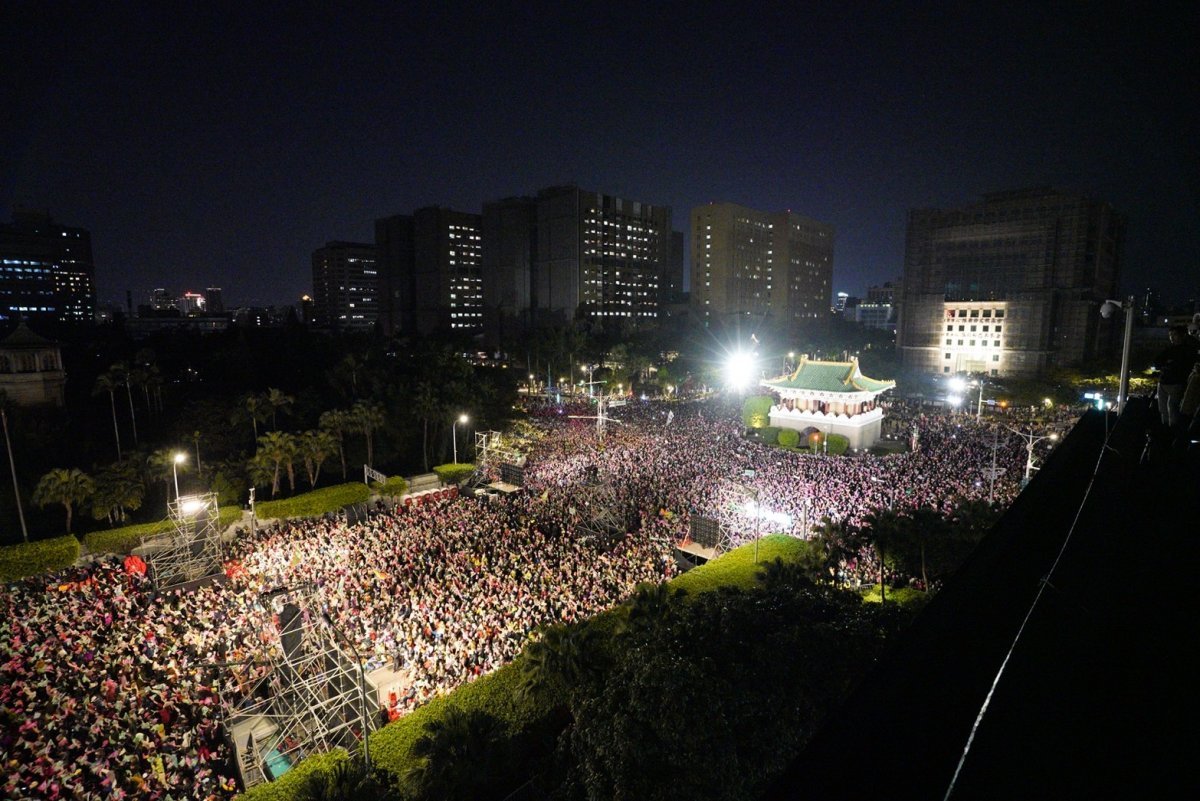 민진당은 11일 대만 타이베이시 카이거란대로에서 열린 유세에 지지자 15만 명이 운집했다고 밝혔다. 라이칭더 페이스북 캡처