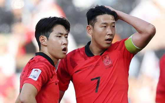 대한민국 축구대표팀 이강인과 손흥민. 뉴스1