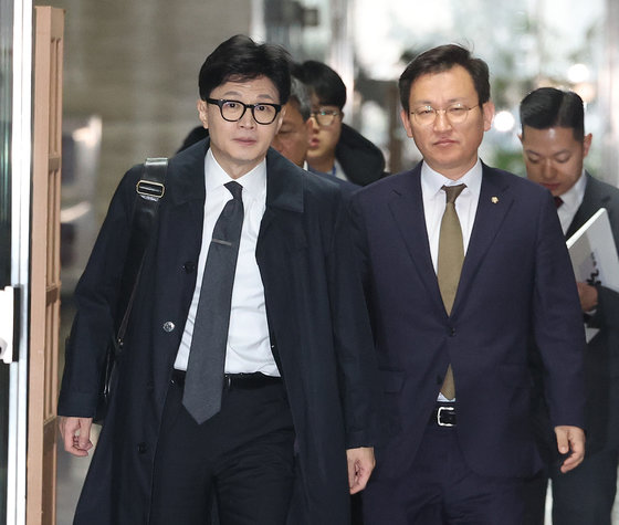 한동훈 국민의힘 비상대책위원장이 22일 서울 여의도 국회로 출근하고 있다. 2024.1.22/뉴스1