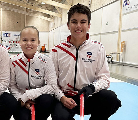 덴마크 컬링 남매 카트리네(왼쪽), 야코브 슈미트 남매는 부모님에게 올림픽 메달 획득이라는 꿈도 물려받았다. 덴마크컬링협회 제공