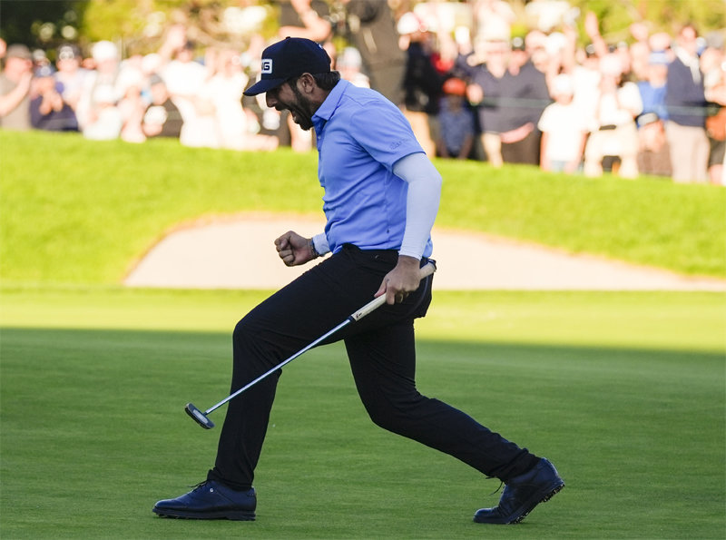 Mathieu Pabon is roaring after successfully making the birdie putt that confirmed his victory in the 18th hole of the final 4th round of the PGA Tour Farmers Insurance Open on the 28th.  Pabon left his mark as the first French player to win the PGA Tour.  San Diego = AP Newsis