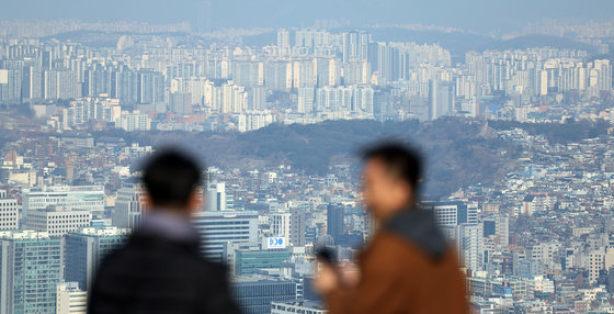 서울 남산에서 바라본 아파트단지 모습. 2024.1.30/뉴스1