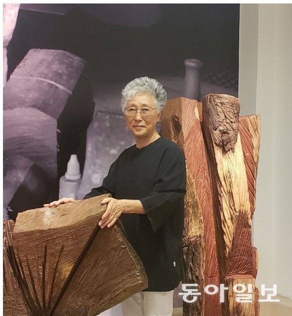 김윤신 작가. 국제갤러리 제공