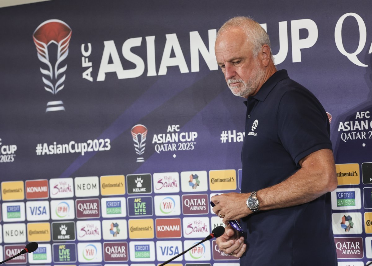 Graham Arnold, coach of the Australian national soccer team, is entering the official press conference held a day ahead of the Asian Cup quarterfinal match with Korea at the main media center in Doha, Qatar, on the 1st (local time).  2024.02.01.  Newsis