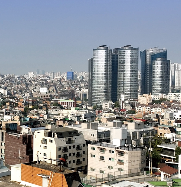 해방촌에서 내려다 본 용산의 풍경. 용산구 제공