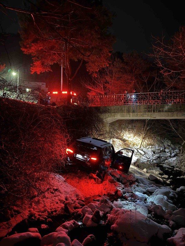횡성 둔내면 조항리 교통사고 현장. (강원도소방본부 제공)