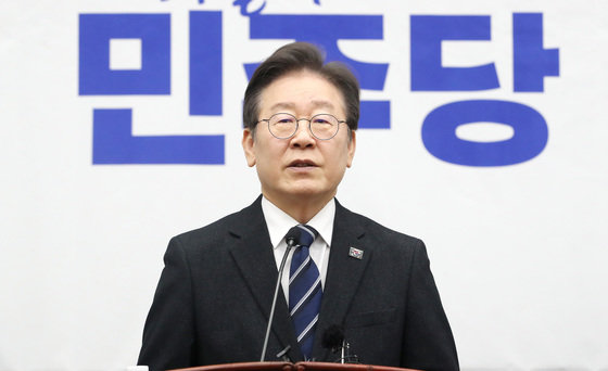 이재명 더불어민주당 대표가 6일 오후 서울 여의도 국회에서 열린 의원총회에서 발언을 하고 있다. 2024.2.6 뉴스1