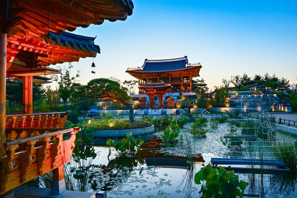 창덕궁 후원을 재현한 국립세종수목원의 한국 전통 정원. 국립세종수목원 제공