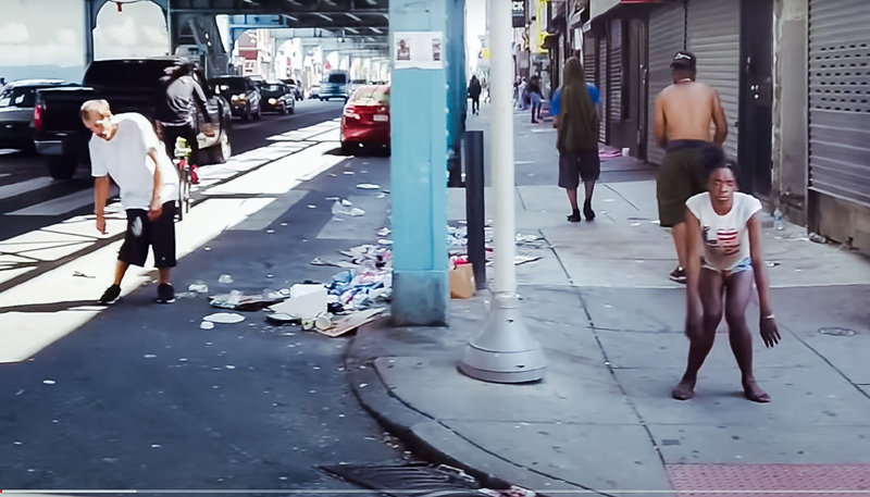 미국 샌프란시스코 도심에서 마약에 취해 돌아다니는 노숙자들. 유튜브 킴게리 영상 캡처