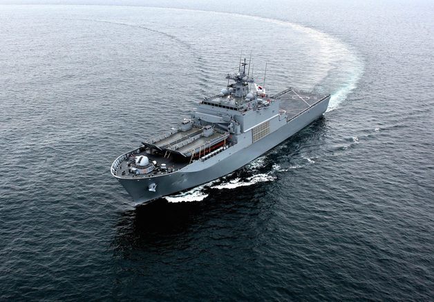 해군의 상륙함 노적봉함(LST-Ⅱ·4900t급).(해군 제공)